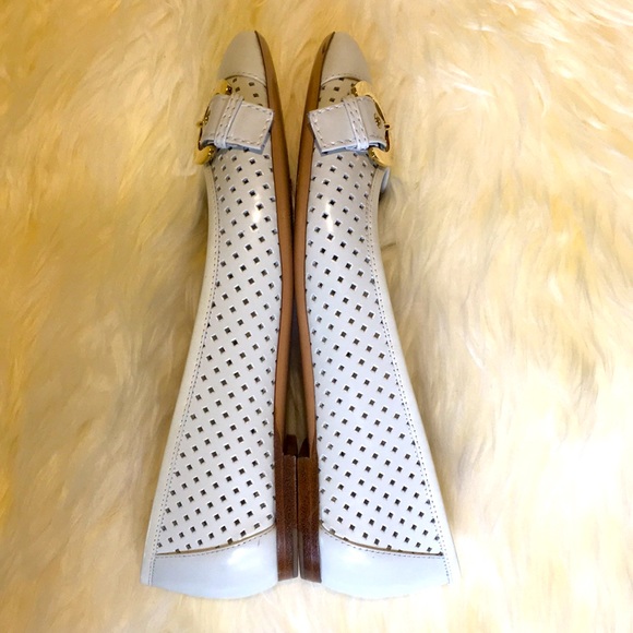 Louis Vuitton White Leather Flats - Picture 5 of 8